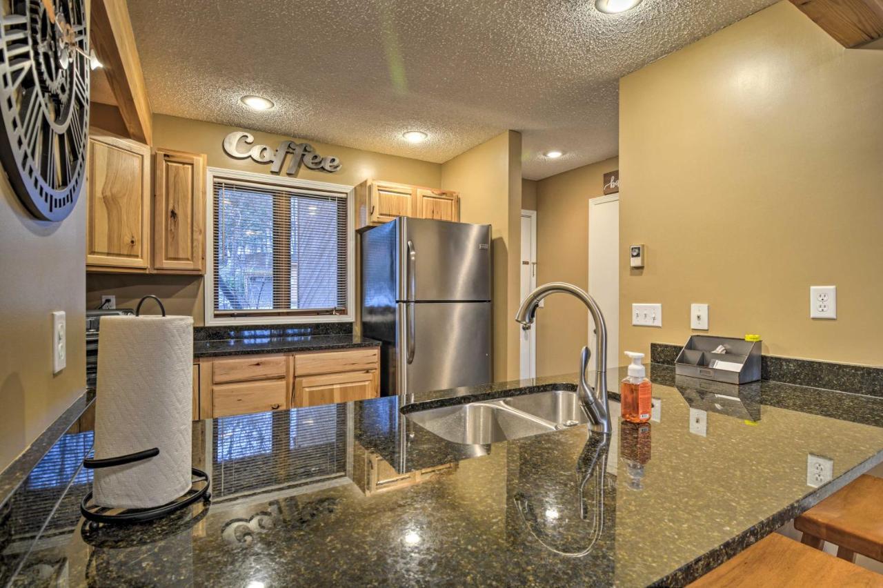 Cozy Bellaire Condo With Balcony - 3 Mi To Skiing! Exterior photo
