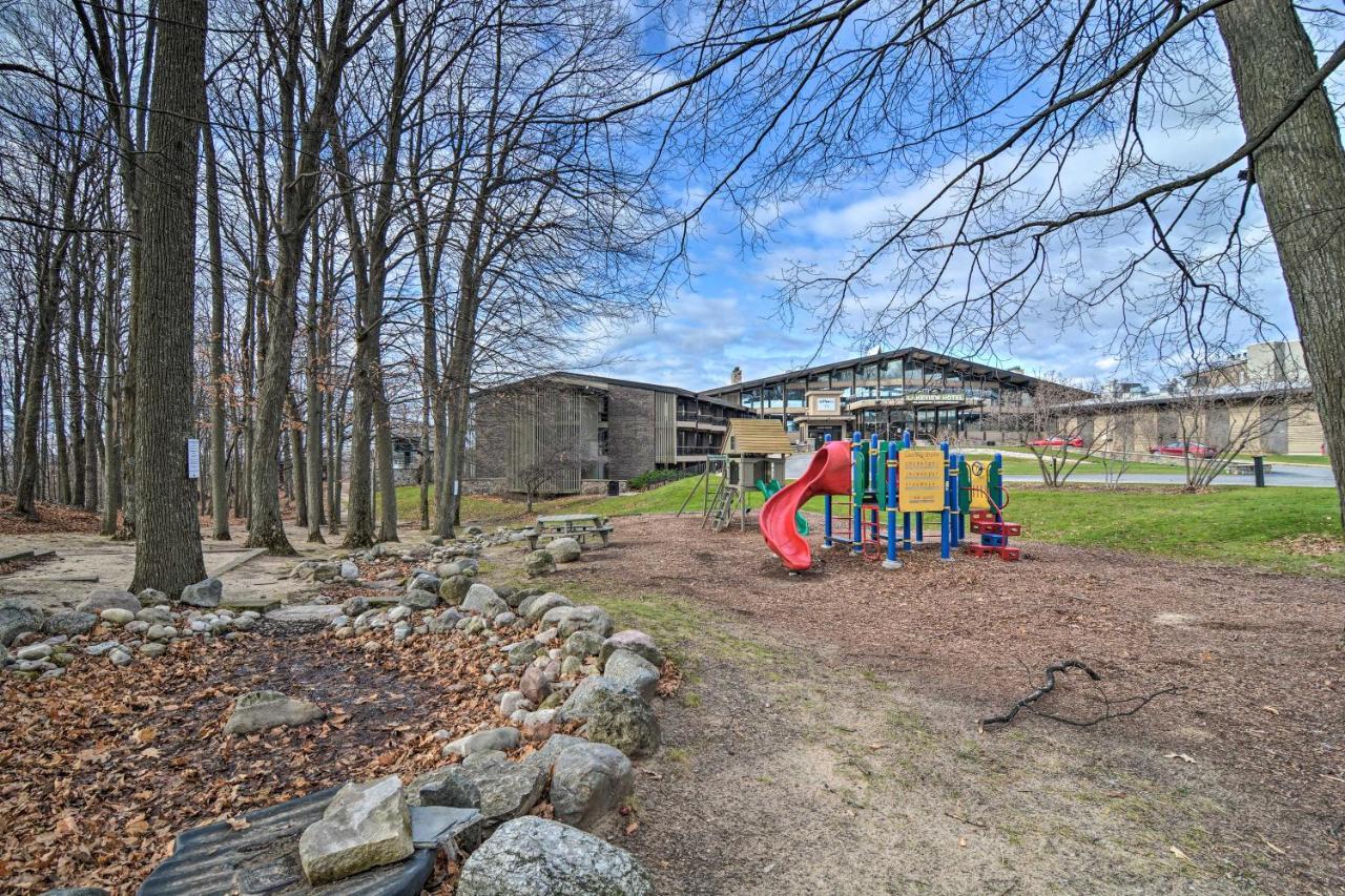Cozy Bellaire Condo With Balcony - 3 Mi To Skiing! Exterior photo